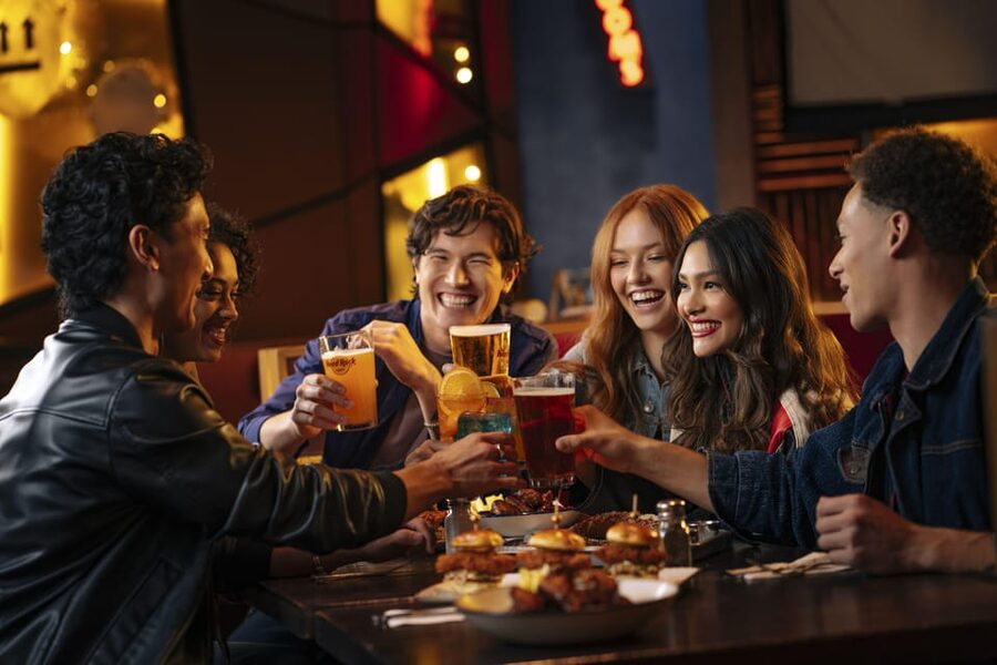 Stockholm: Hard Rock Cafe Stockholm Lunch or Dinner - Choosing your main course in Stockholm