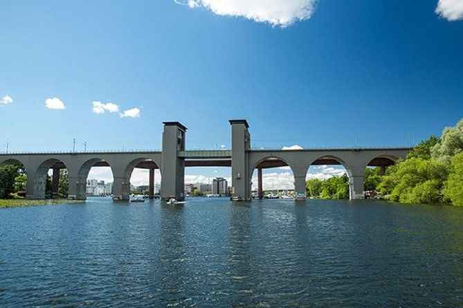 Stockholm: Highlights Boat Tour - Through the Lock Between Two Waters