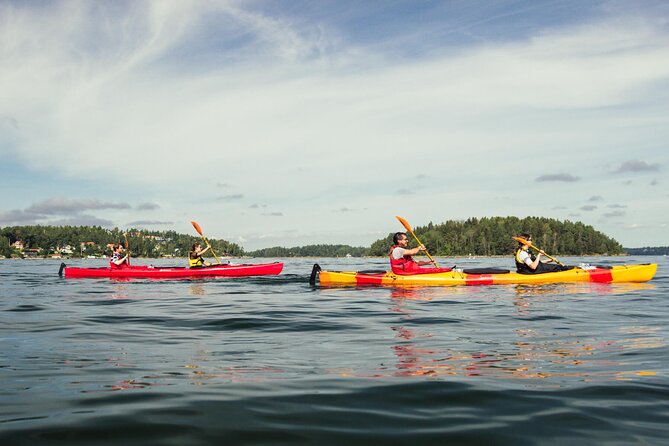 Stockholm: Kayaking tour around Vaxholm Archipelago with Fika - Norrhammen’s cottages and Vaxholm’s sweet side