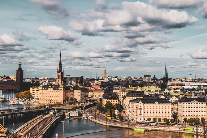 Stockholm: Old Town and City Guided Walking Tour - Royal drama at the Opera and Gustav Adolf Torg