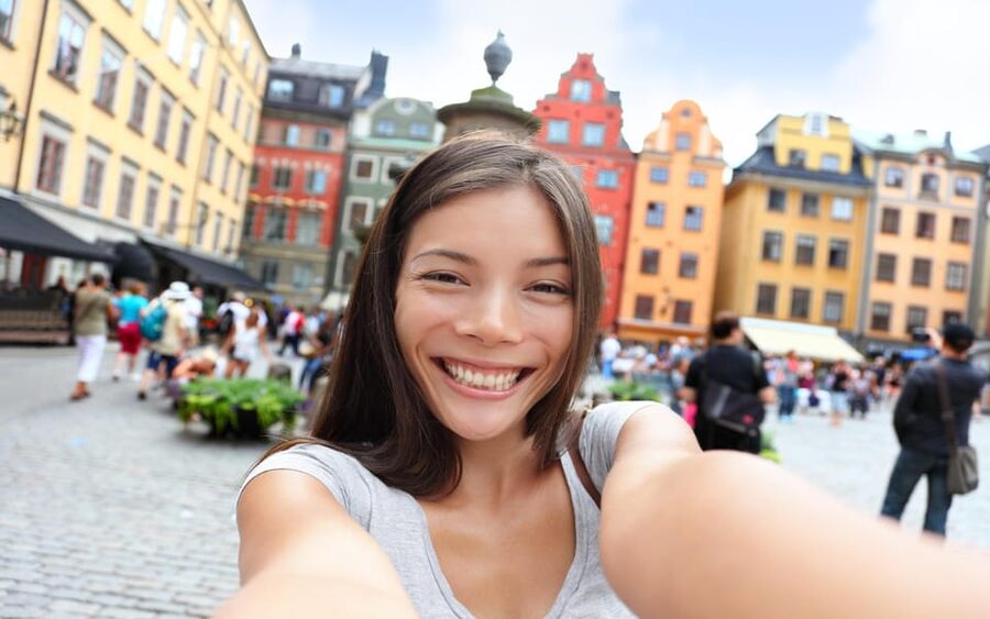 Stockholm: Old Town Highlights Private Walking Tour - Going inside the Royal Palace on the four-hour tour