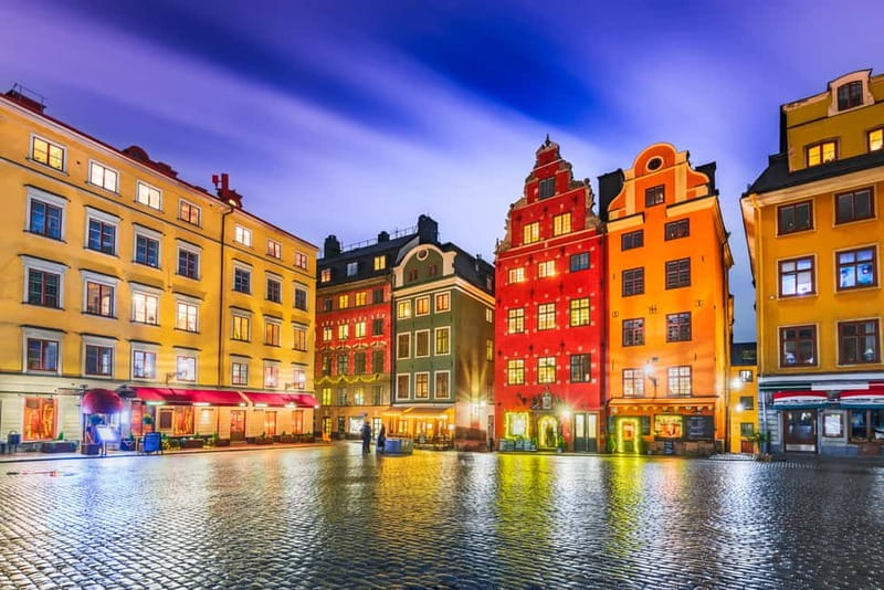 Stockholm: Old Town Historical Walking Tour - Following the first lanes into Gamla Stan