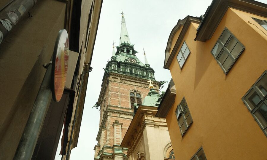 Stockholm: Old Town Self-Guided Tour Learn and solve Puzzles - Royal landmarks with a puzzle in your hand