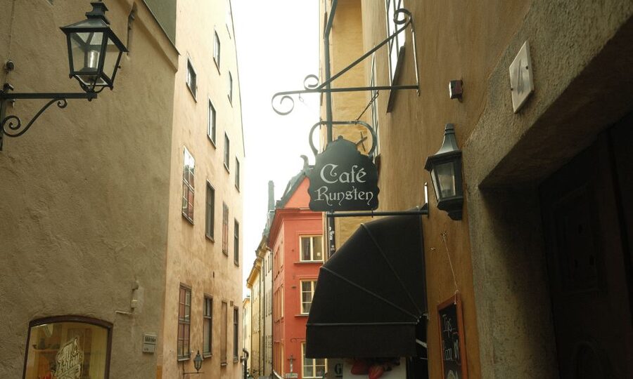 Stockholm: Old Town Self-Guided Tour Learn and solve Puzzles - Price, value, and who gets the most from it