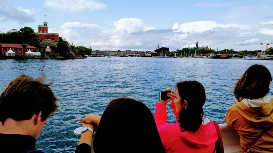 Stockholm: Old Town Walking Tour and the Vasa Museum - Walking the narrow lanes of Gamla Stan