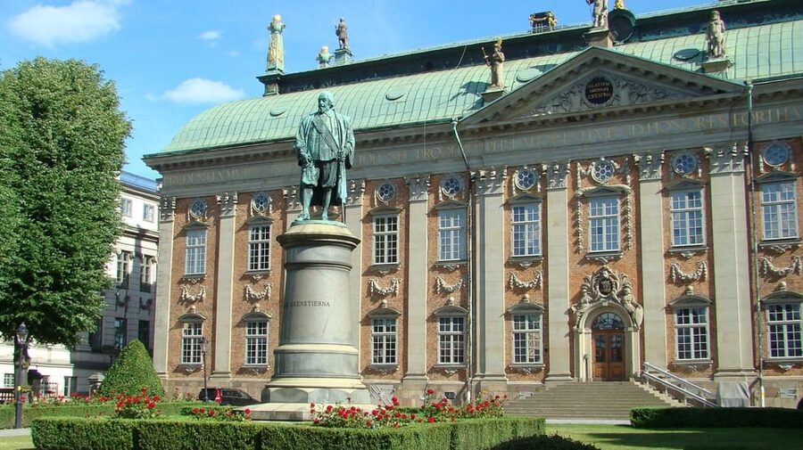 Stockholm: Old Town Walking Tour and the Vasa Museum - What $122 gets you