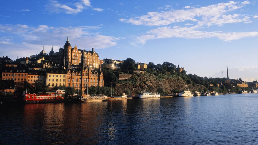 Stockholm: Old Town Walking Tour, stories and secrets - The Iron Boy and St. George’s dragon