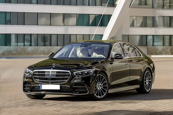 Stockholm- Private transfer to/from Arlanda Airport and city - Sedan or minivan: choosing the right vehicle