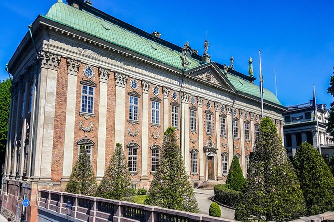 Stockholm Royal Palace Museums Gamla Stan Skip-the-line Tour - Walking Gamla Stan beyond the palace