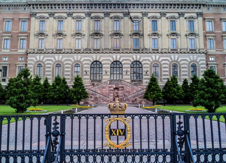 Stockholm Royal Palace Museums Gamla Stan Skip-the-line Tour - What the private format adds at $241 per person