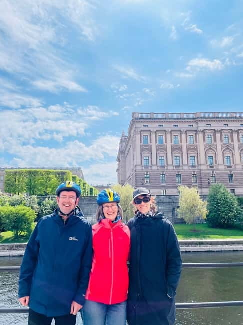 Stockholm's Best Bike Tour! (English / Deutsch) - Waterfront elegance from Grand Hôtel to Strandvägen