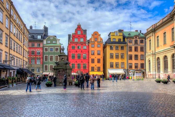 Stockholm's Best Bike Tour! - Östermalm begins with food and grand streets