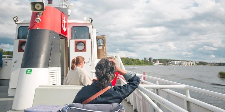 Stockholm: Sigtuna Guided Boat Tour with Optional Museum - Walking past Sigtuna’s wooden houses