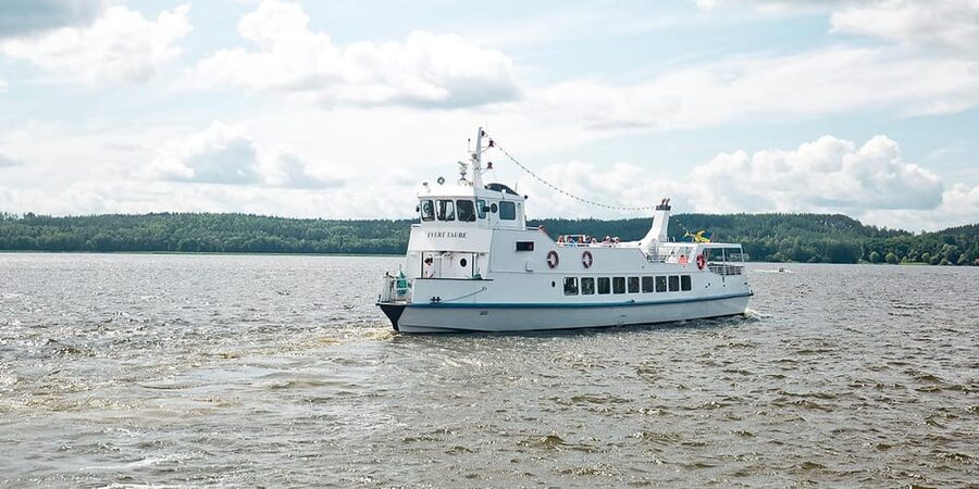 Stockholm: Sigtuna Guided Boat Tour with Optional Museum - What the 8.5-hour schedule means