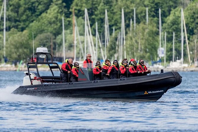 Stockholm Speed Boat 2 Hour Archipelago Tour - Starting at Strandvägen and leaving the city behind