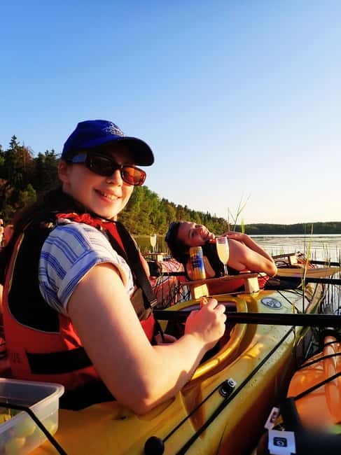 Stockholm: Sunset Archipelago Kayaking & Toast on the Water - The 15-minute safety briefing at Skärgårdens Kanotcenter
