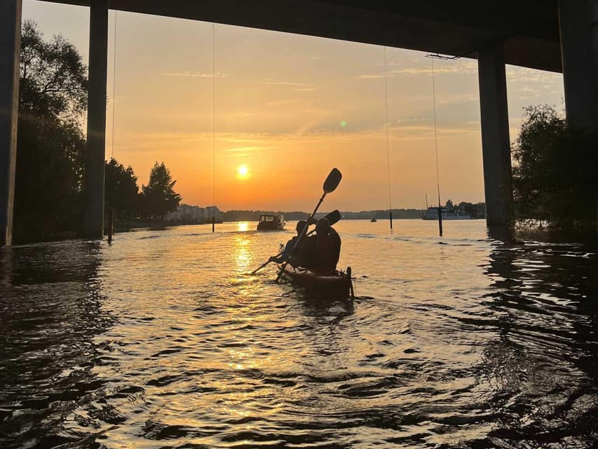 Stockholm: Sunset Kayak Tour in the City + Swedish Fika - The 20-minute safety and paddle briefing