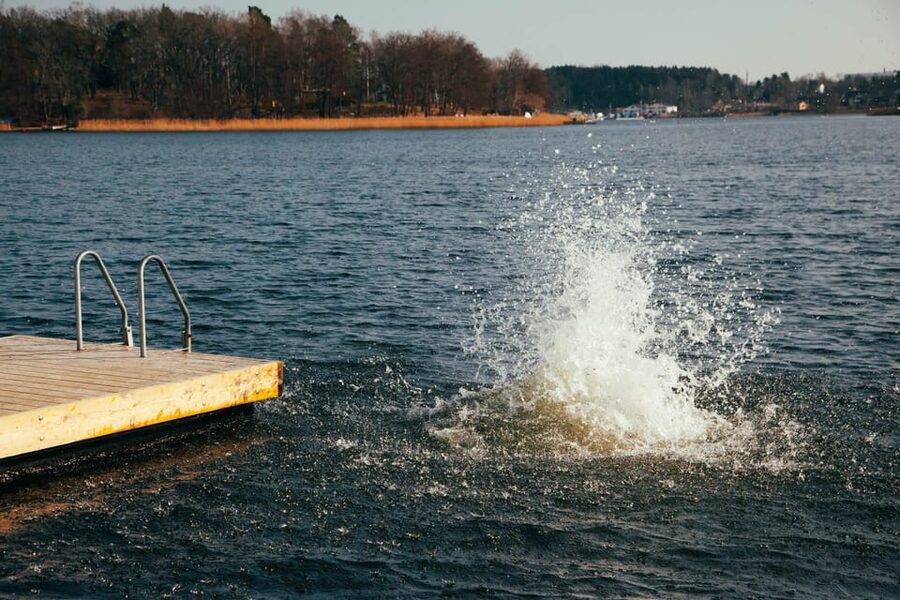 Stockholm: Traditional Sauna & Polar Plunge in Baltic Sea - Best seasons for the hot and cold contrast
