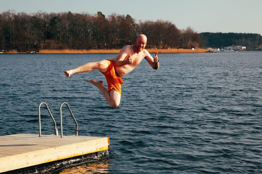 Stockholm: Traditional Sauna & Polar Plunge in Baltic Sea - Getting from Stockholm to the kayak center