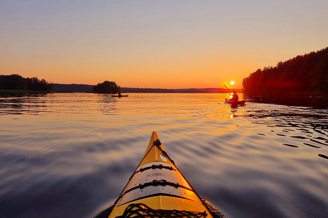 Sunset kayak tour with fika on Stockholms lakeside - Sunset views depend on smart timing
