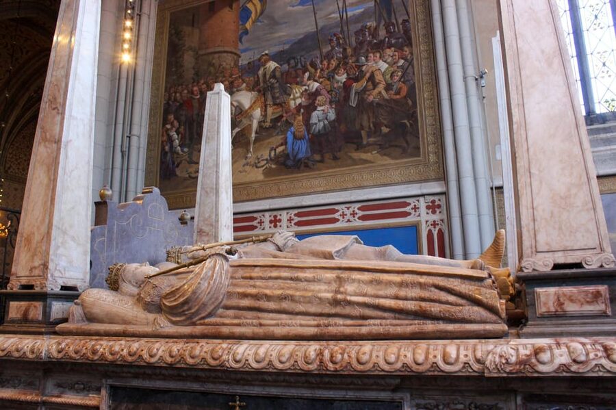 Uppsala: City Highlights and Hidden Gems Walking Tour - Inside Uppsala Cathedral