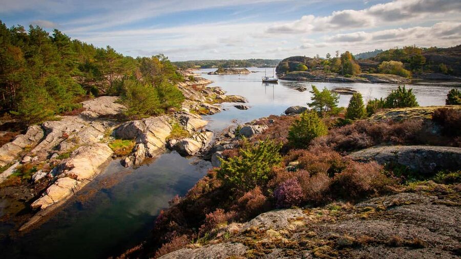 West Sweden: Sea Kayak Delight in Nature Reserves - How the Season and Group Size Change the Experience